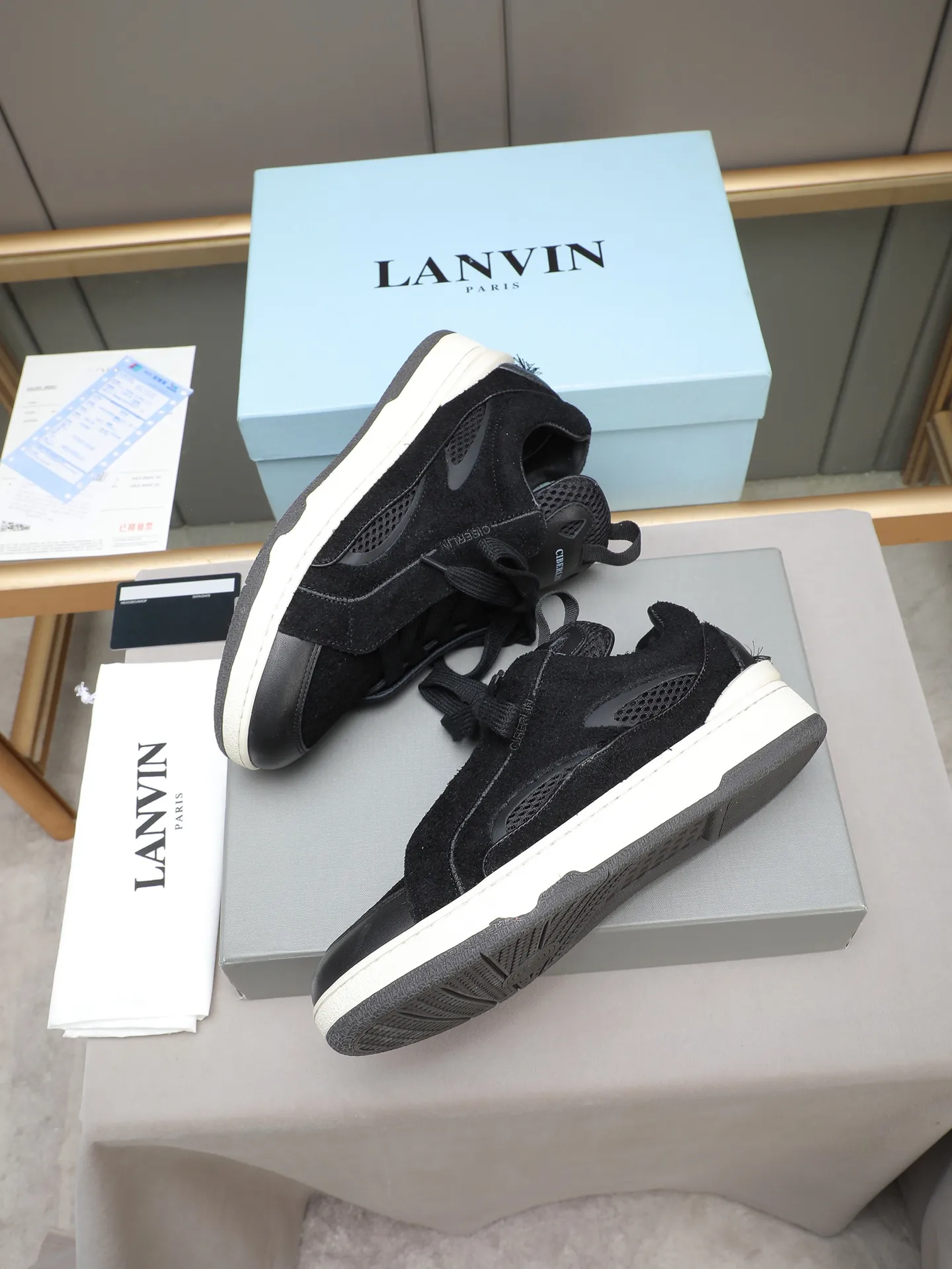 Men's shoes 💰640 [LANVIN] The latest fashionable item! High quality CLAY series‼ ️ The latest trendy products of the season 🌈Many bloggers have planted grass and purchased the original open-mold customization. The upper and outsole are sewn with mark threads without edge sealing. Multiple material splicing combination design. Very versatile for fashionable and casual wear. Comfortable on the feet. Self-recommended. Upper cowhide + cow suede + breathable mesh lining. Foot-padding cowhide. Exclusive original open-mold clear logo rubber outsole ⚠️38-44 (customized for 45)